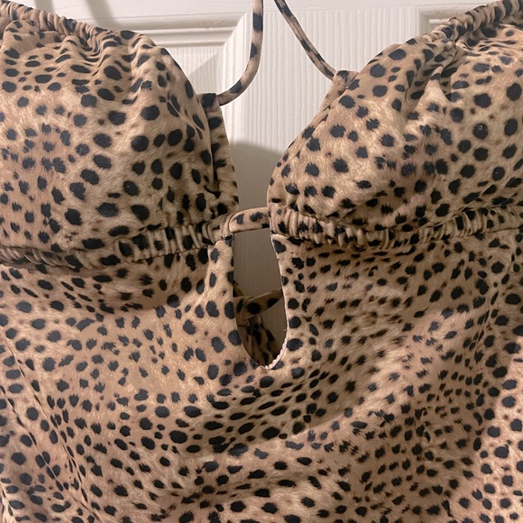 Leopard Print 1 Piece Swimsuit - Picture 4 of 6